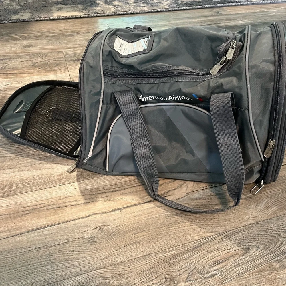 American Airlines Pet Travel Carrier - Black